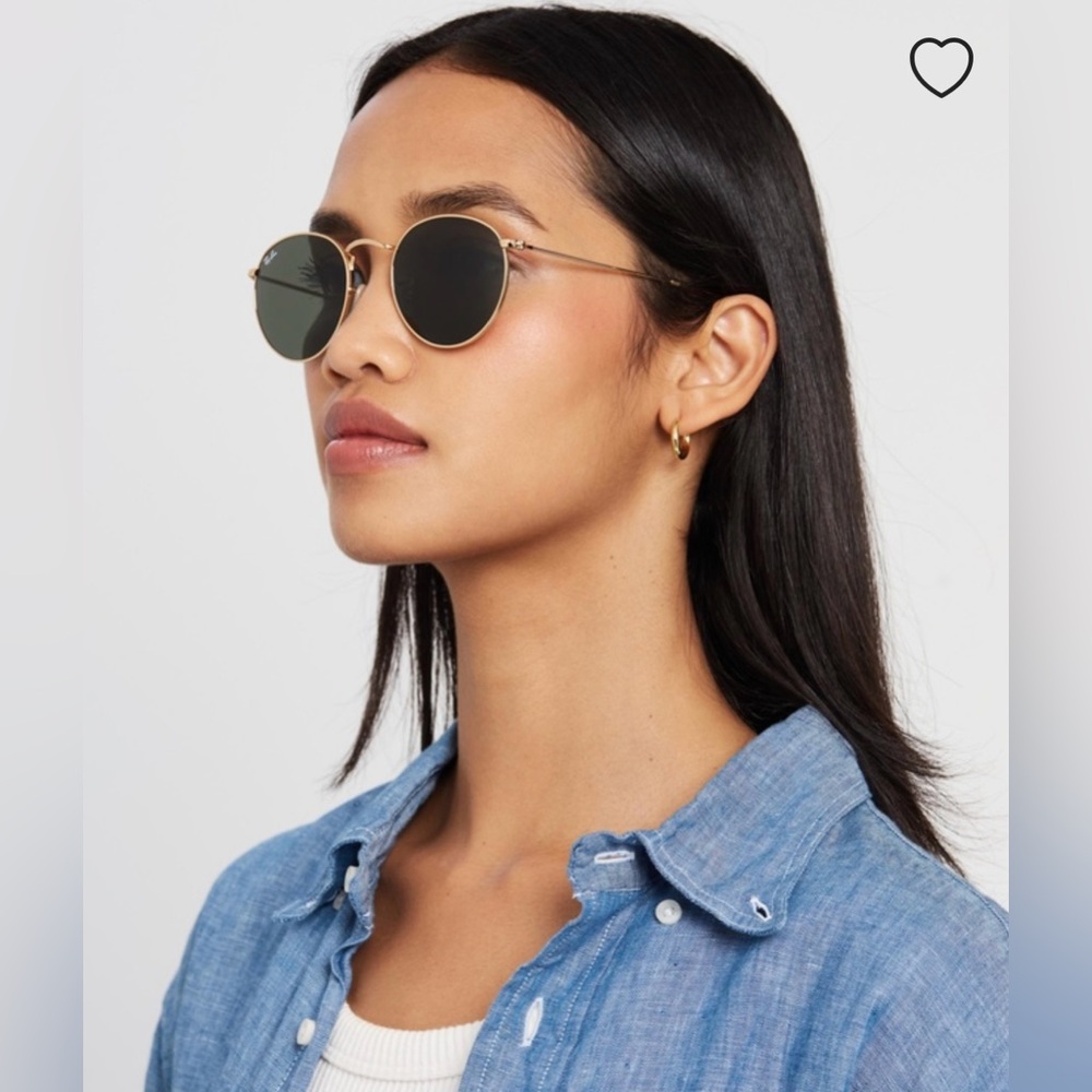 RAY-BAN Round Metal Gold Large Classic Sunglasses.